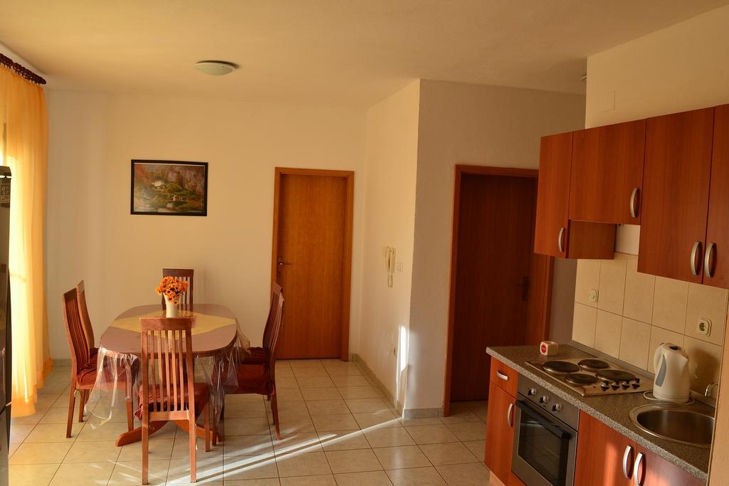Apartments Marina Srima Luaran gambar